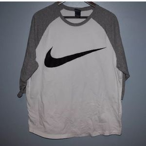 Nike men's baseball style tee